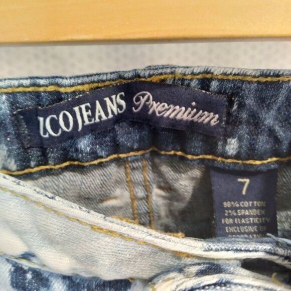 ZCO jeans bleach dyed distressed zipper fly denim jean shorts in size 7 - Picture 5 of 7